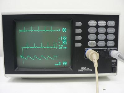 EKG, PULZNÍ OXYMETRIE, MĚŘENÍ KREVNÍHO TLAKU